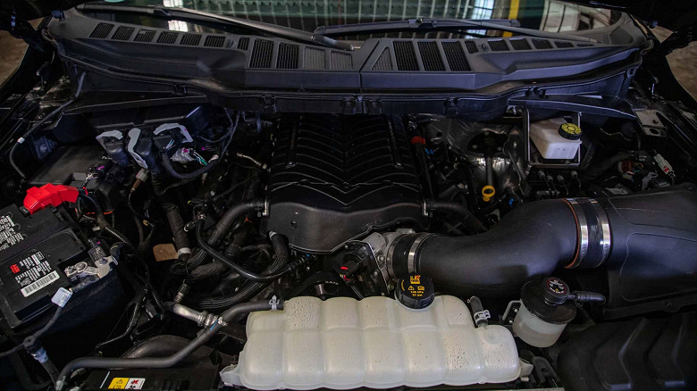 Ford предложил прокачать пикапы F-150: за 12 350 долларов мощность мотора можно поднять с 405 до 710 л.с.